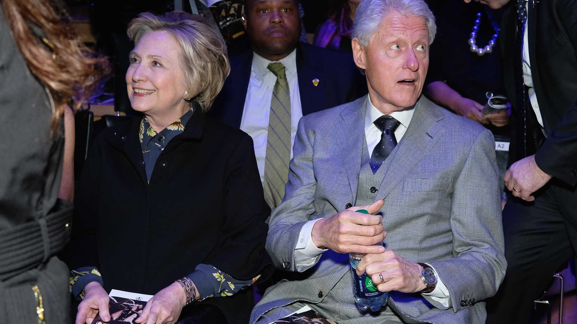 - Os clintons - Encontrada bomba em casa de Bill e Hillary Clinton