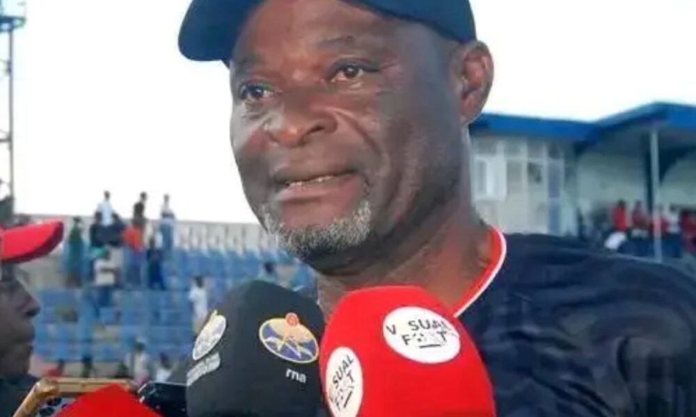 Filipe Nzanza responde a críticas e diz que 1.º de agosto joga “com uma mão amarrada” – Correio da Kianda Filipe Nzanza responde a críticas e diz que 1.º de agosto joga “com uma mão amarrada” – Correio da Kianda